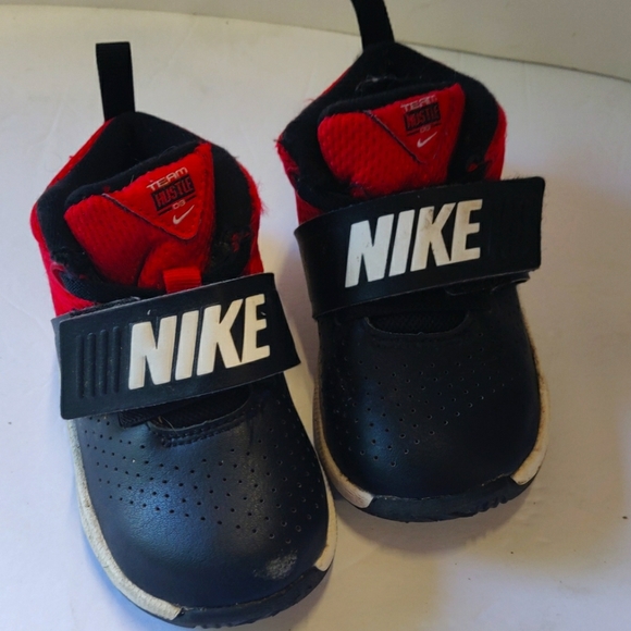 Nike Other - NIKE TEAM HUSTLE D8 Sneakers Kids